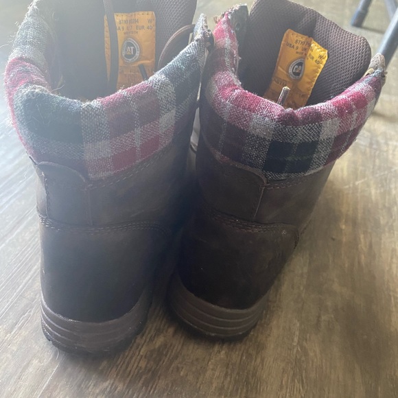 Cat Brand leather boots size 9 women’s / 7 men’s - Picture 2 of 4